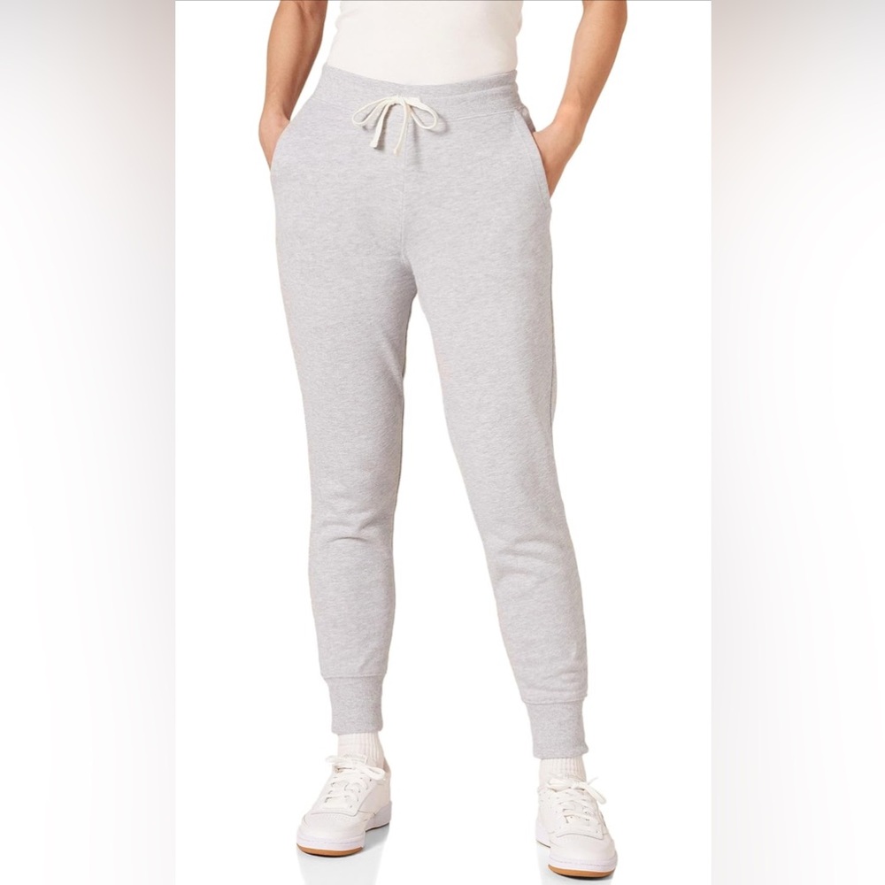 Amazon Essentials Women's Fleece Jogger Sweatpant